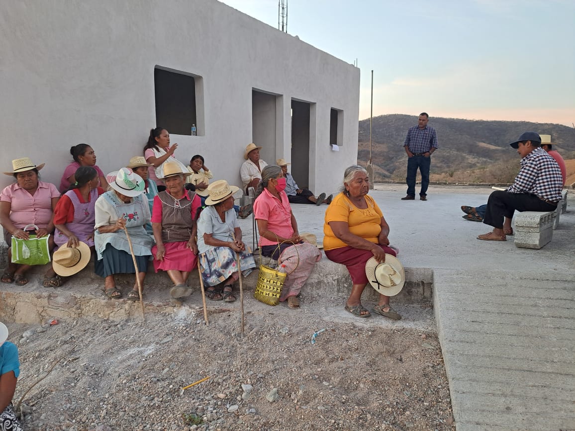 Vecinos de El Cuajilote en Xayacatlán denuncian falta de servicios