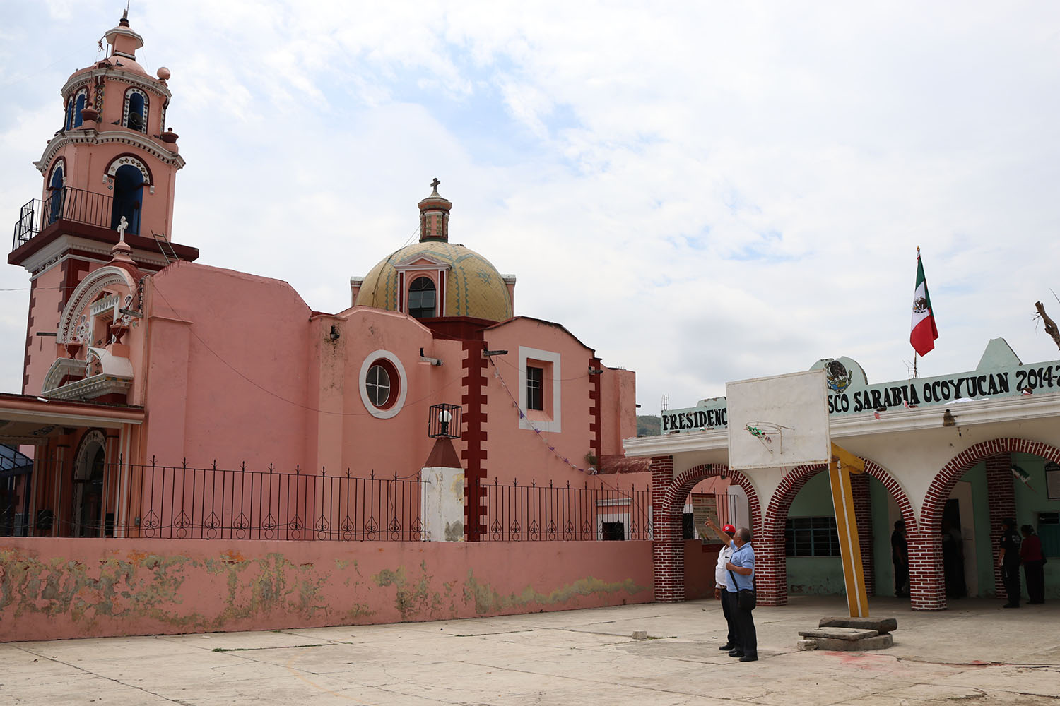 Iglesias y escuelas, principales afectadas en Ocoyucan