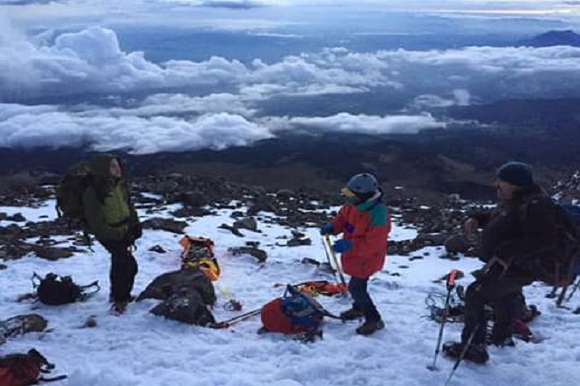Rescatan a alpinista austriaco que sufrió accidente en el Pico de Orizaba