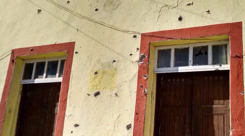 Comando ataca palacio municipal de Cañada Morelos y deja un herido