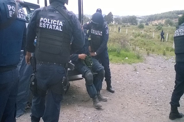 Policías baleados son investigados por cobrar piso a chupaductos de Puebla