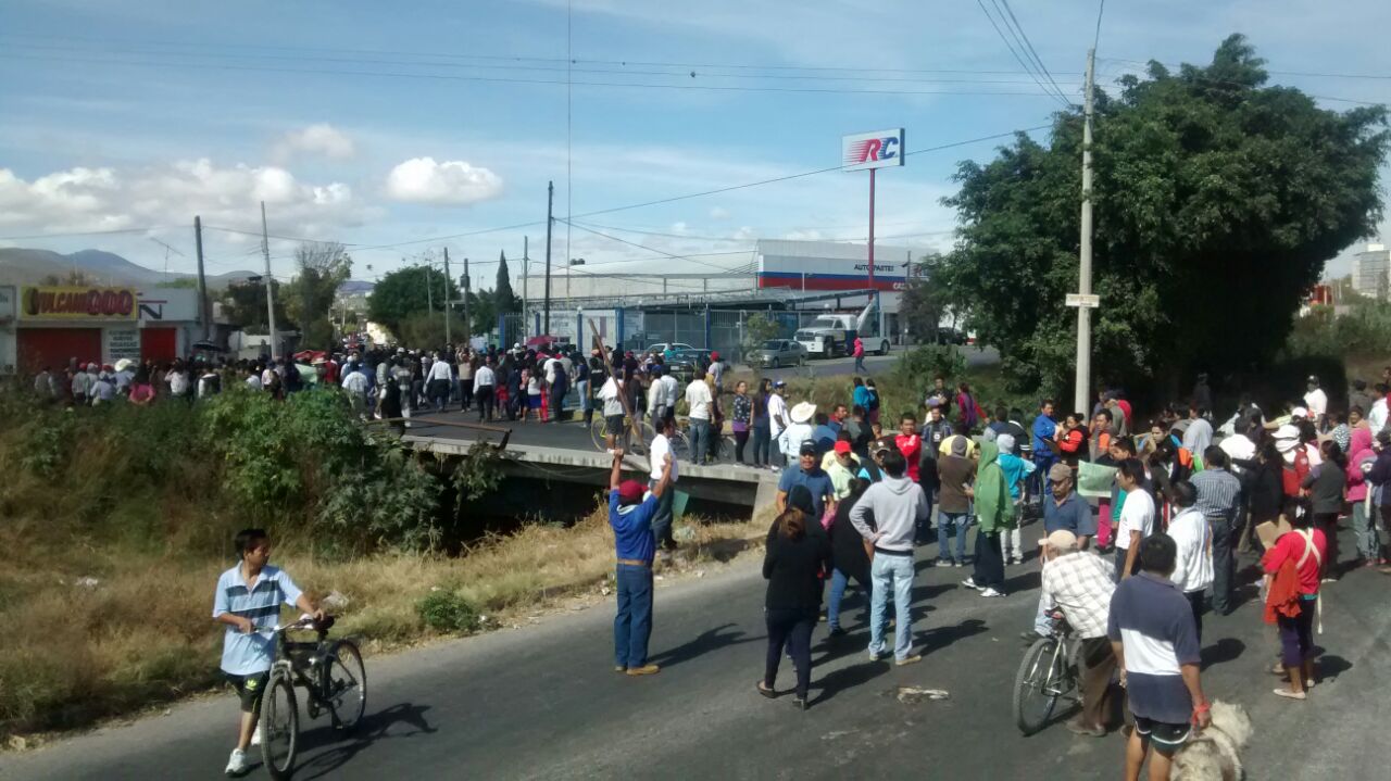 Cientos marchan para exigir renuncia de alcaldesa de Tehuacán