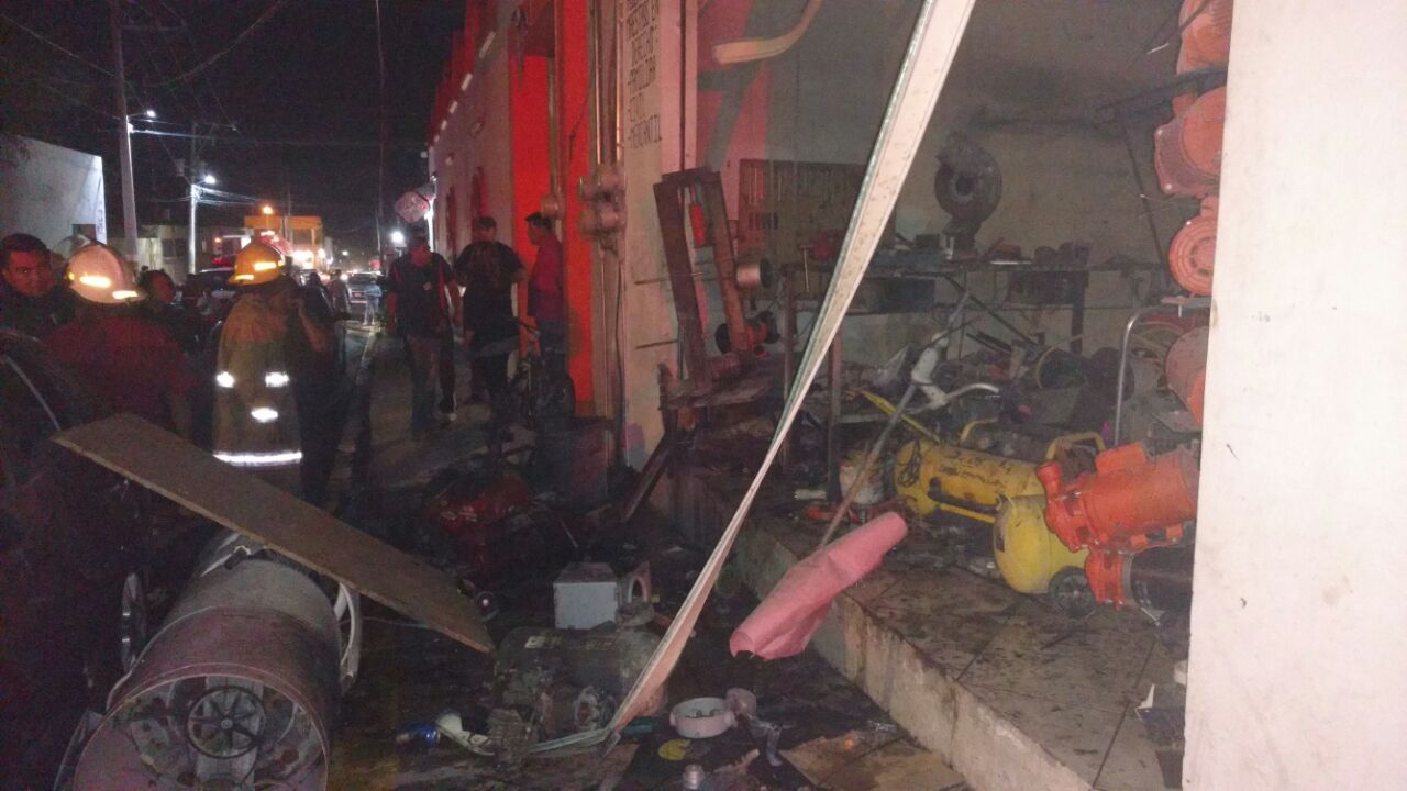 Estallido de compresor deja 4 heridos en centro de Tecamachalco
