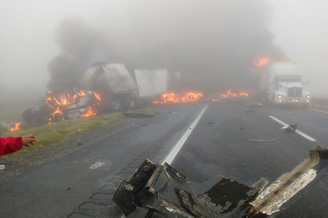 Choque e incendio dejan 6 calcinados en la autopista Puebla-Orizaba