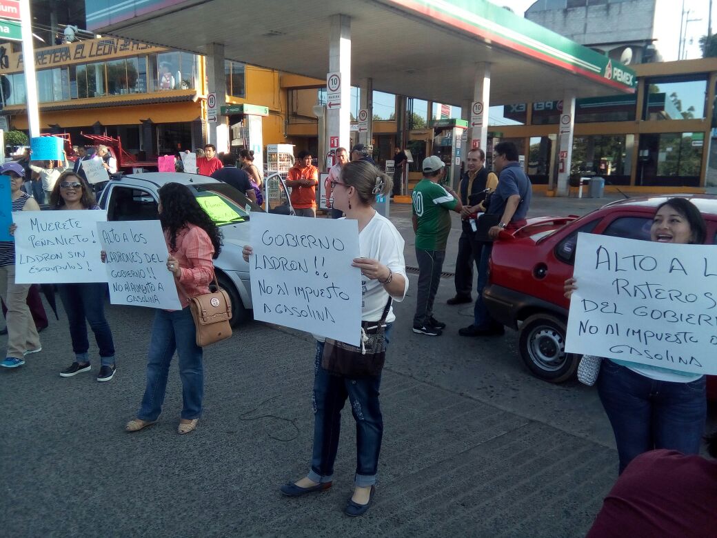 Protesta contra el gasolinazo reúne a decenas en Huauchinango