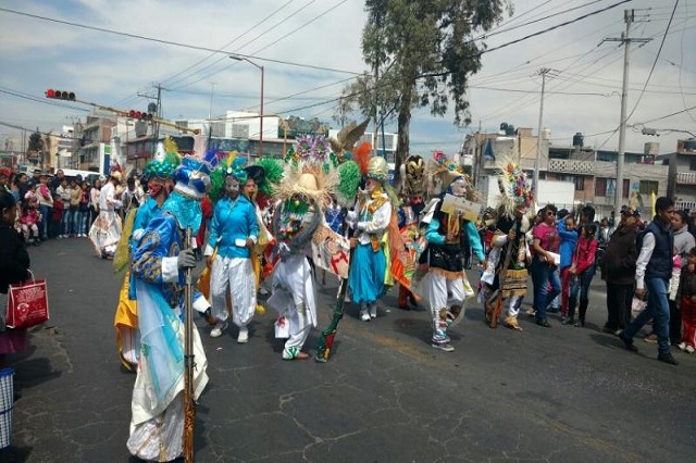 Desfilan por Carnaval Suma de Tradiciones en Texmelucan