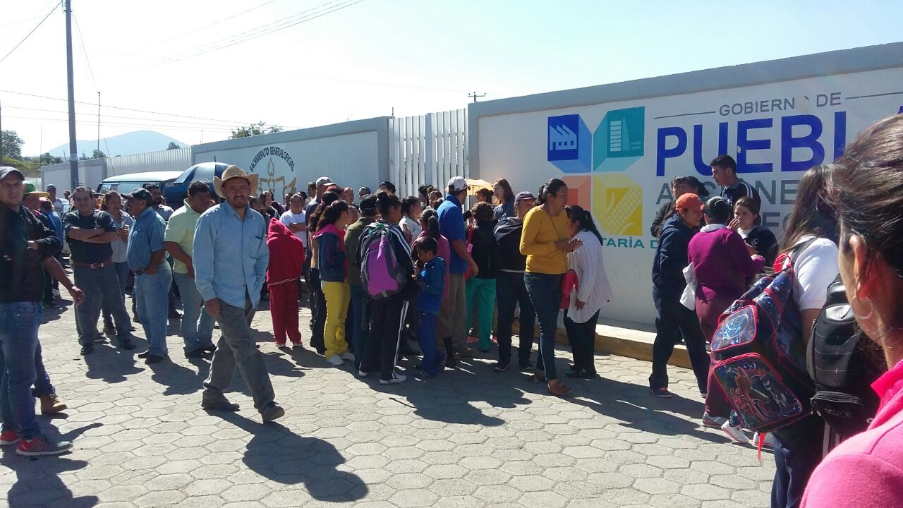 Impiden clases en bachillerato de Cañada Morelos por falta de maestros