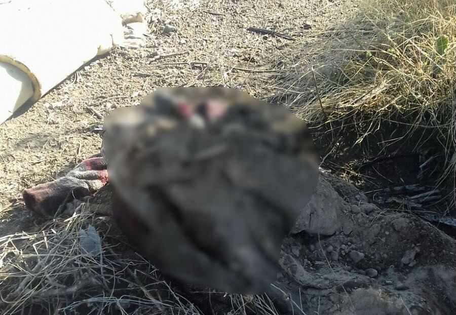 Hallan cadáver encobijado en camino de Tecamachalco