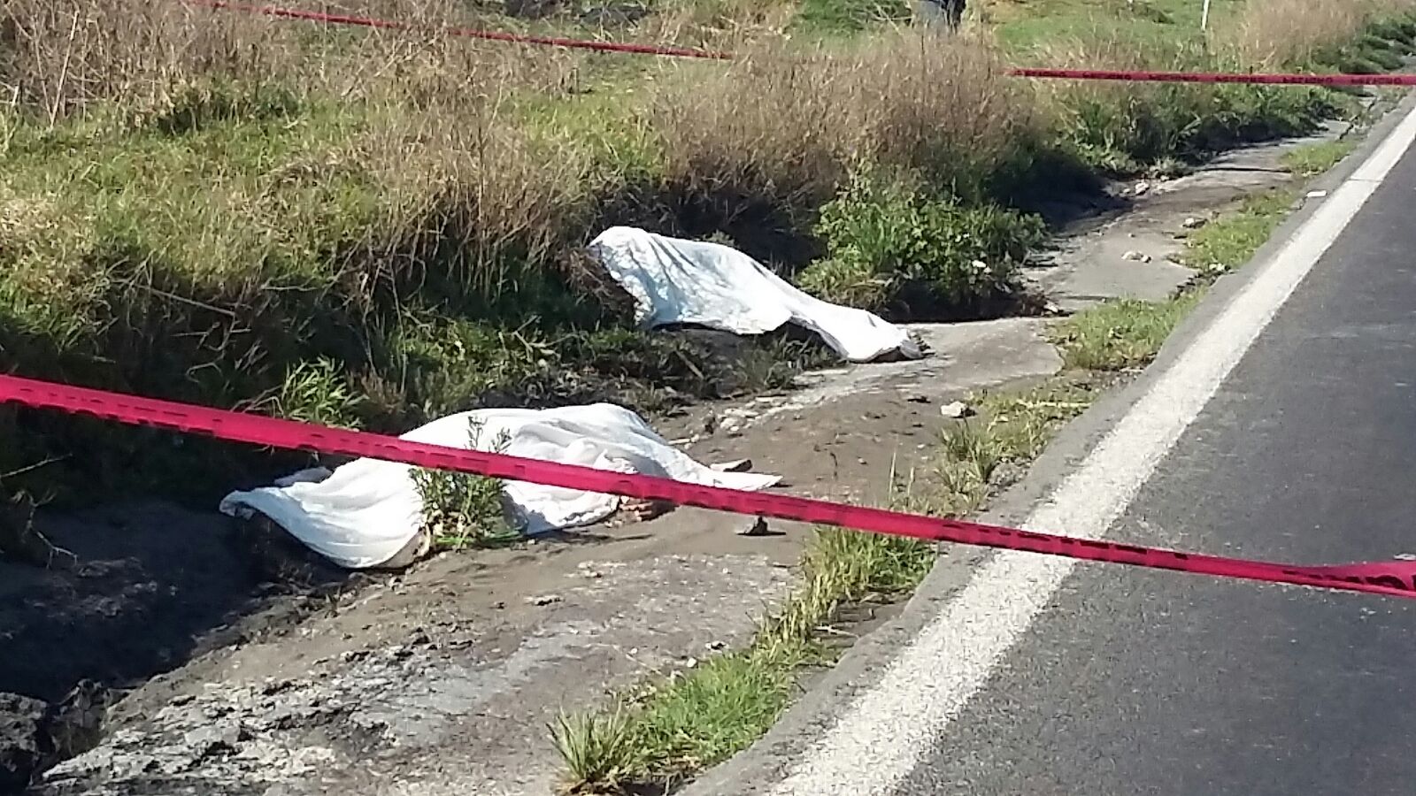 Hallan 2 mujeres muertas en la entrada de San Salvador El Seco