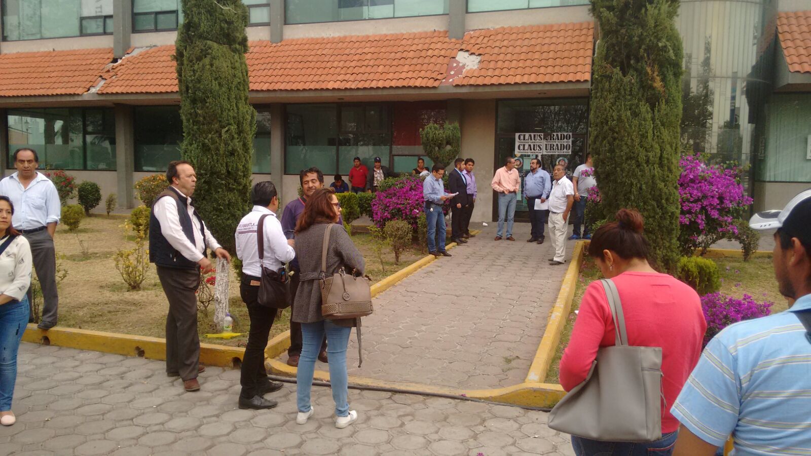 Sigue cerrado palacio municipal de Texmelucan tras salida de comerciantes