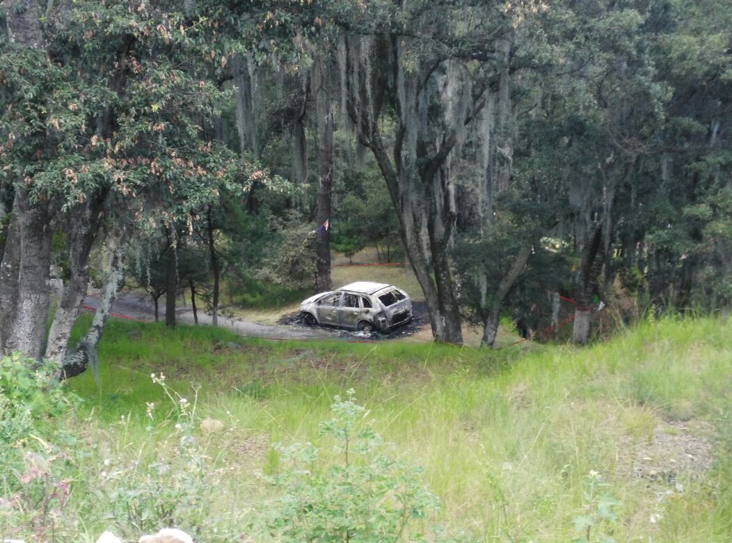 Ubican dos cuerpos calcinados dentro de un vehículo en Tlahuapan