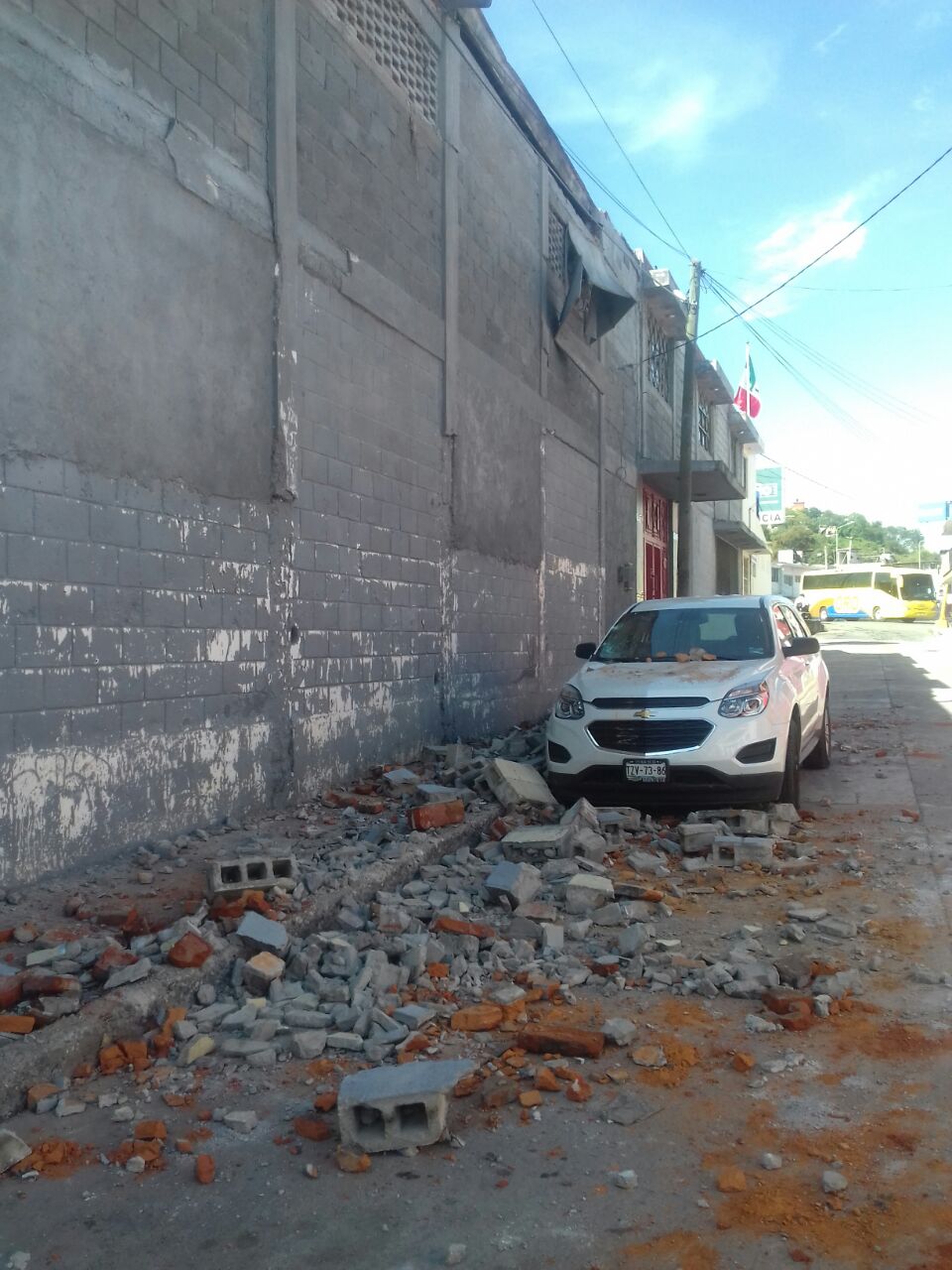 Pierden la vida 3 personas en la Mixteca por el temblor