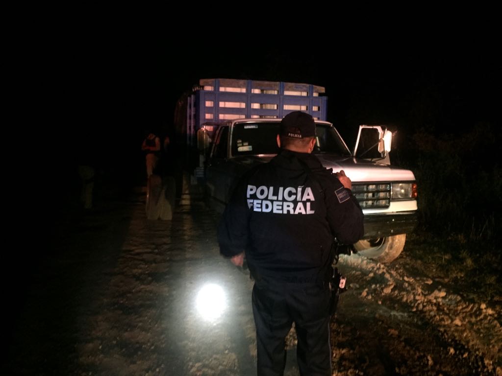 Capturan a 2 huachicoleros en Santa Ana Xalmimilulco