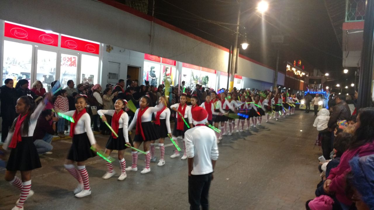 Huauchinango festeja con su Desfile de Invierno