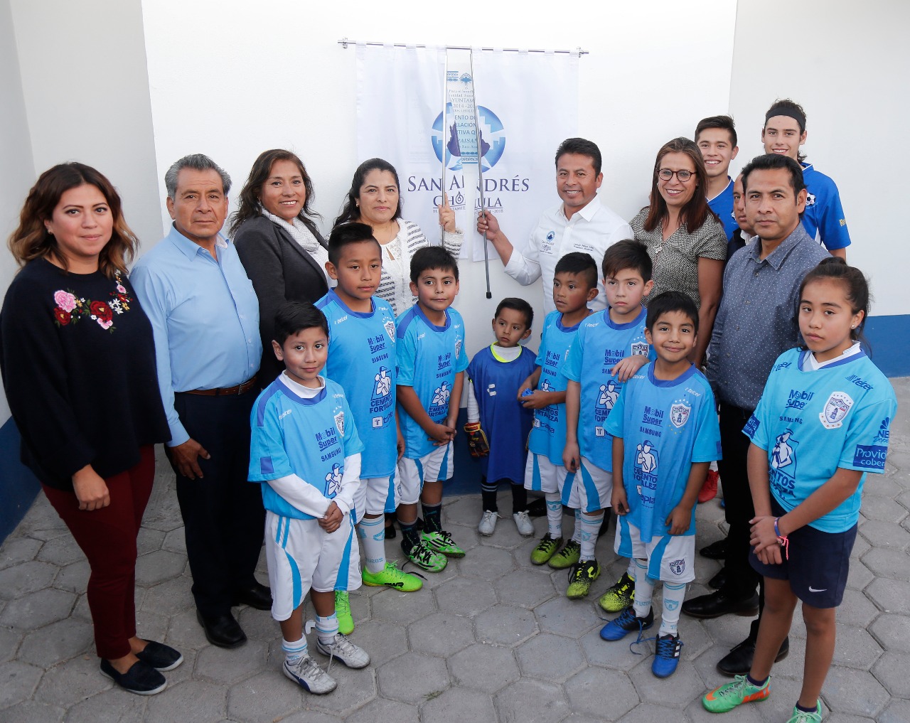 Alcalde entrega rehabilitación de Deportivo Quetzalcóatl 