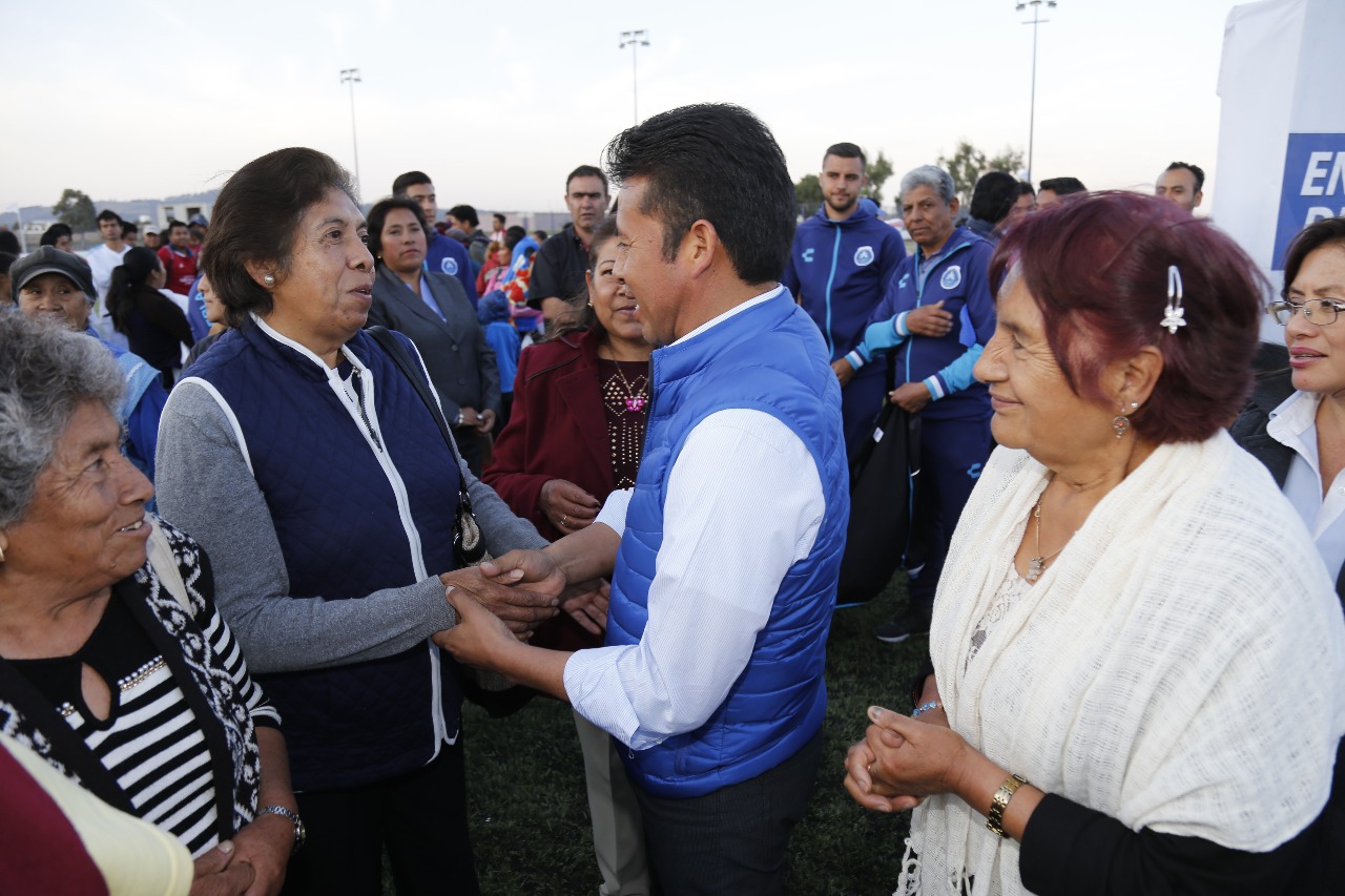 Estrenan Centro Deportivo en San Luis Tehuiloyocan