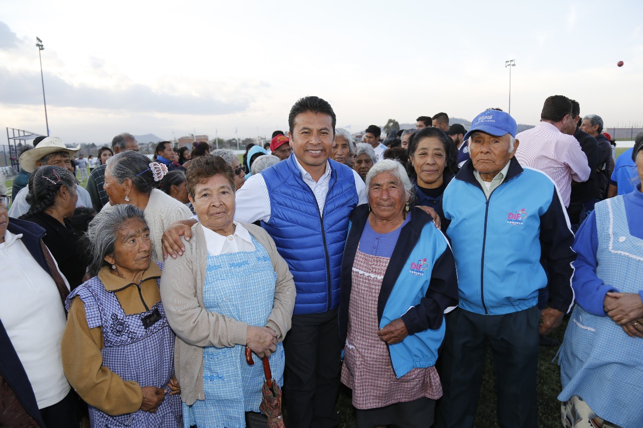 Estrenan Centro Deportivo en San Luis Tehuiloyocan