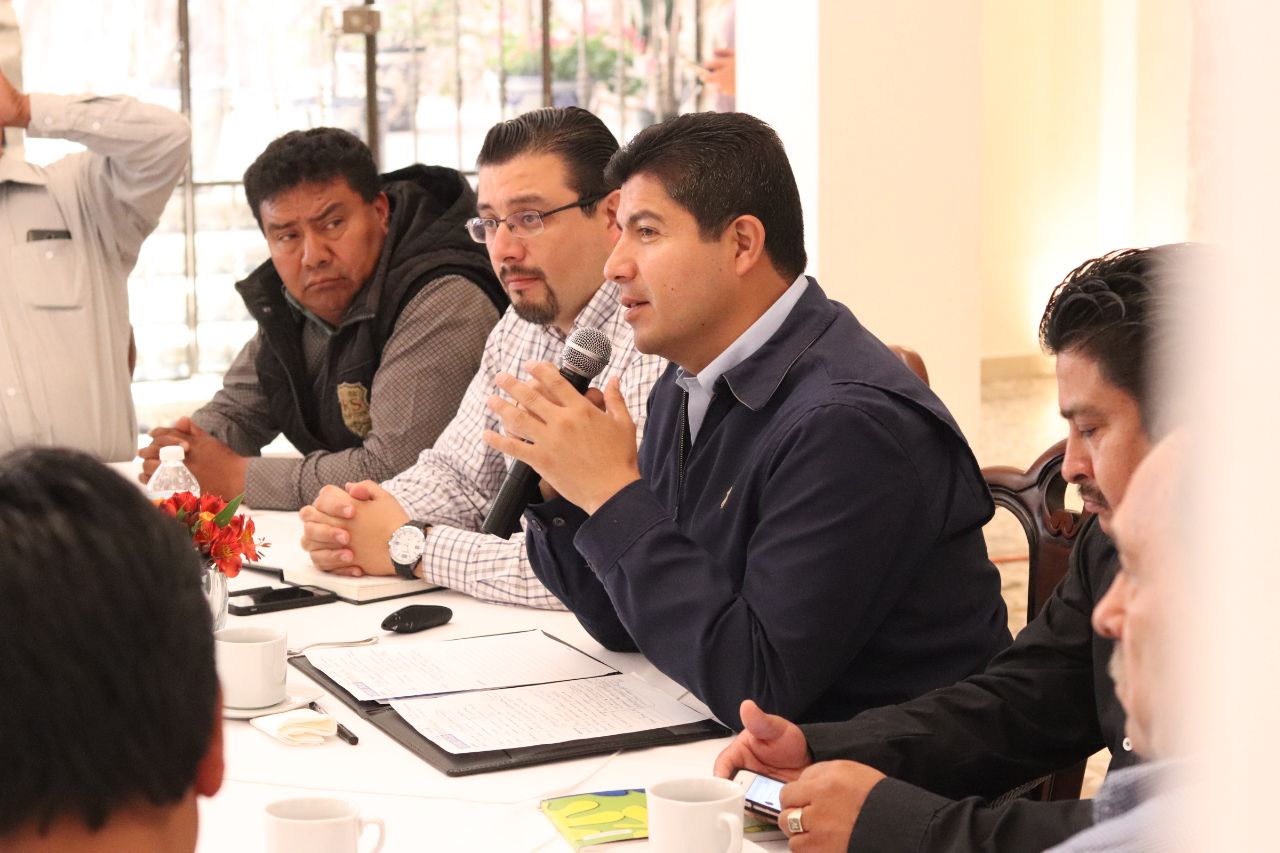 Se reúne Rivera con comerciantes de Fuerza Poblana