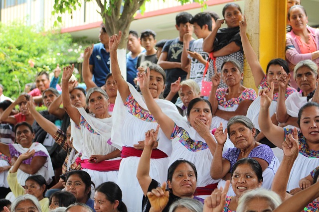 Participa IEE en consulta a comunidad de Pahuatlán