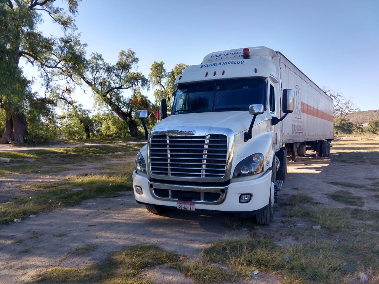 Delincuentes roban camión sin darse cuenta que iba vacío