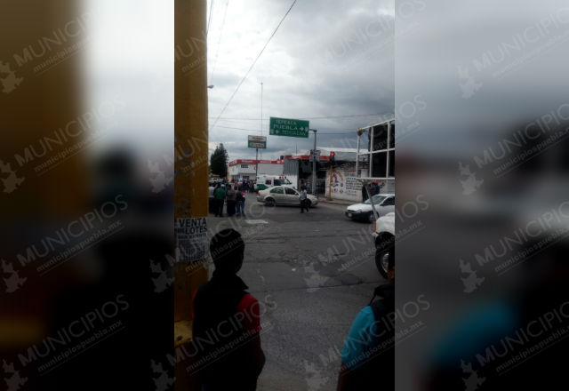 Hieren a 2 policías durante emboscada en calles de Tepeaca