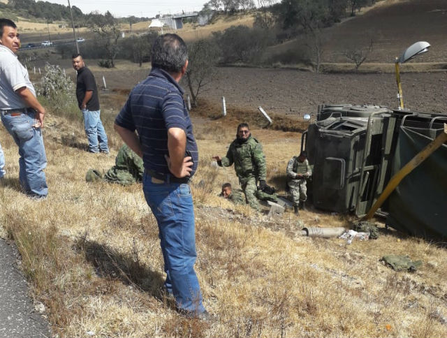 Accidente deja 6 militares heridos en la Puebla-Orizaba