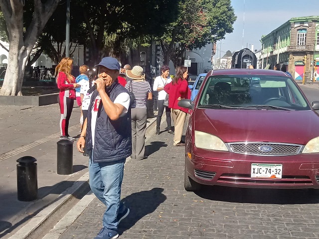Por falta de asistentes suspenden marcha contra Claudia Rivera