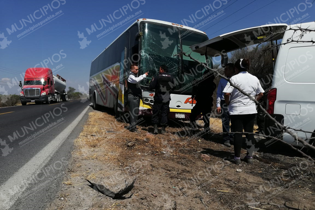 Intento de asalto provoca fuerte accidente en Yehualtepec