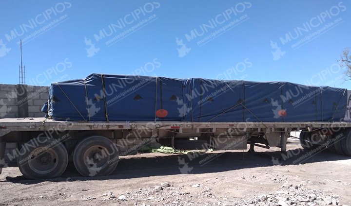 Aseguran bodega con vehículos robados en Tecamachalco