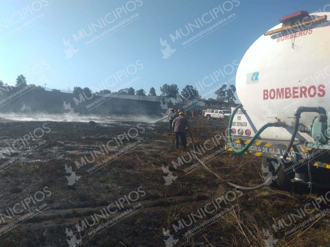 VIDEO Pánico por incendio sobre la federal México-Puebla