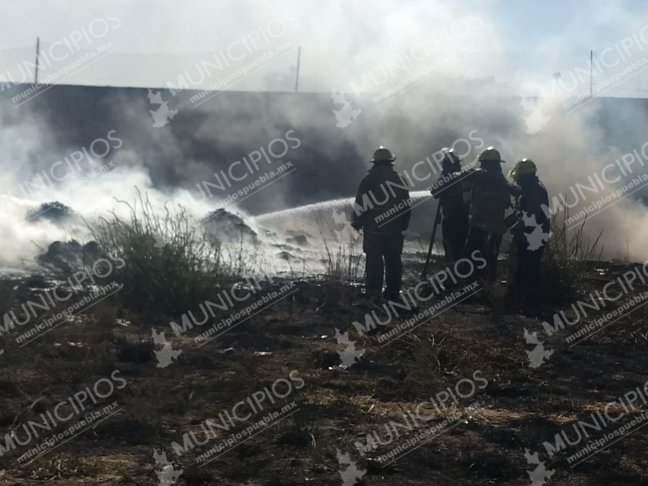 VIDEO Pánico por incendio sobre la federal México-Puebla