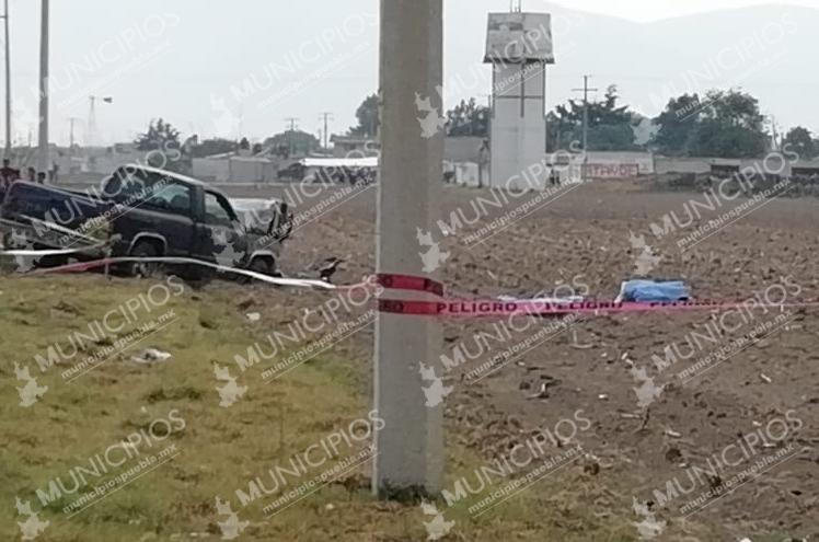 Mueren 3 en choque de camioneta y moto en Ciudad Serdán