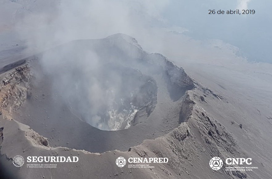 VIDEO Sobrevuelan volcán Popocatépetl, no hay nuevo domo