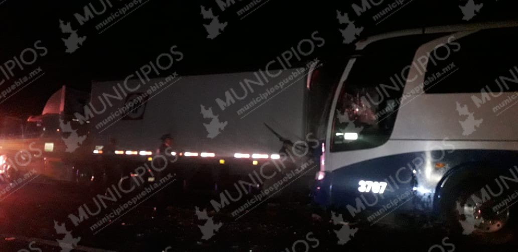 26 lesionados en choque de autobús en Tlatlauquitepec