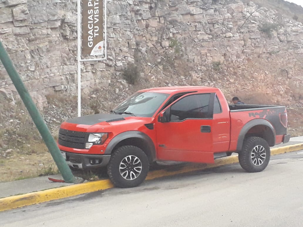 Balean camioneta en Periférico Ecológico