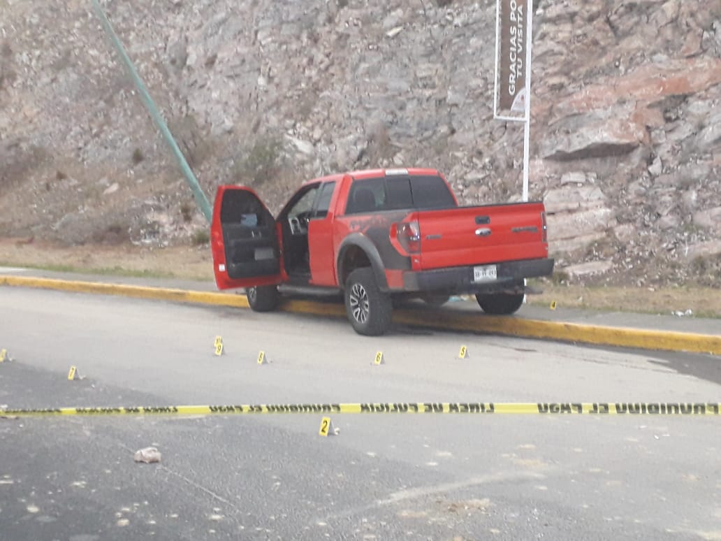 Balean camioneta en Periférico Ecológico