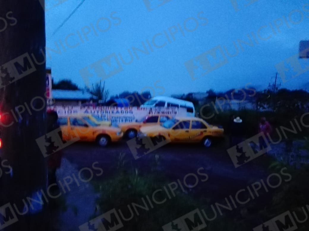 Antorchistas retienen unidad de vialidad en Zacapoaxtla