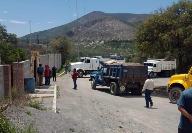 Transportistas de la CTM se pelean por obras en Tecamachalco 