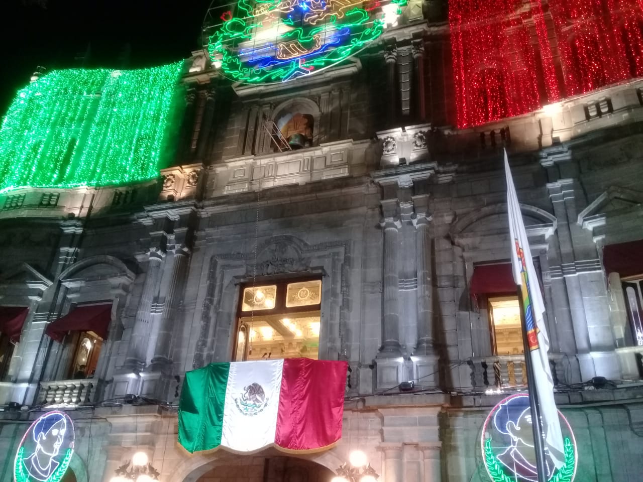 VIDEO Desde Palacio Municipal, Barbosa encabeza Grito de Independencia