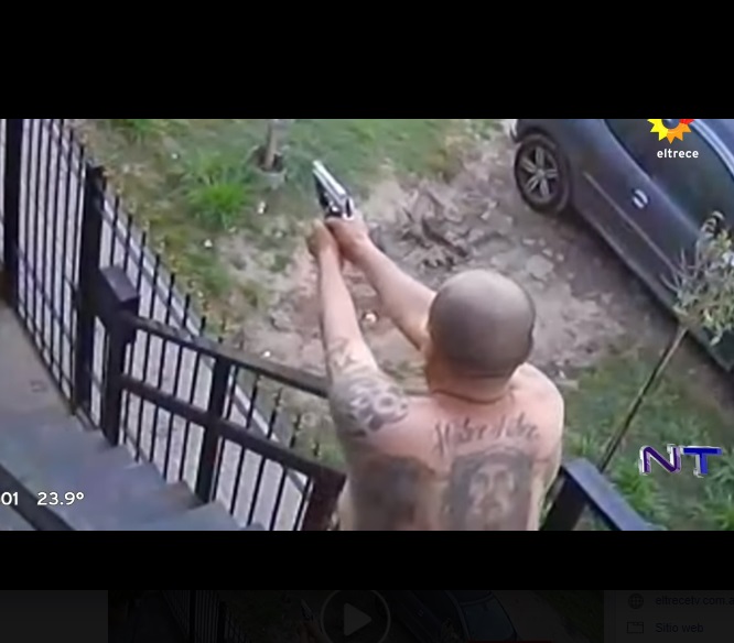 VIDEO A tiros, mató a delincuente que intentó asaltar a sus sobrinos