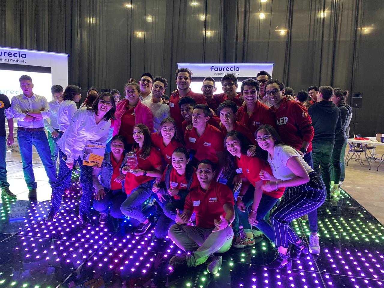 Ganan alumnos UPAEP el Tech Rally Faurecia