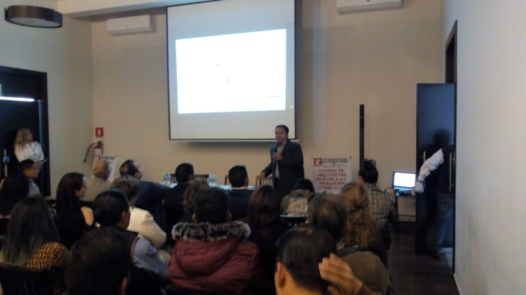 Colegio de Arquitectos urge a regular transporte en Texmelucan