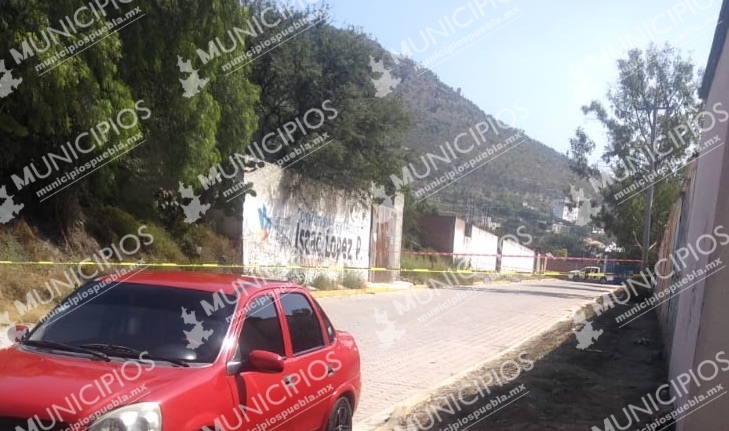 Hallan desmembrado en cancha deportiva de Tecamachalco