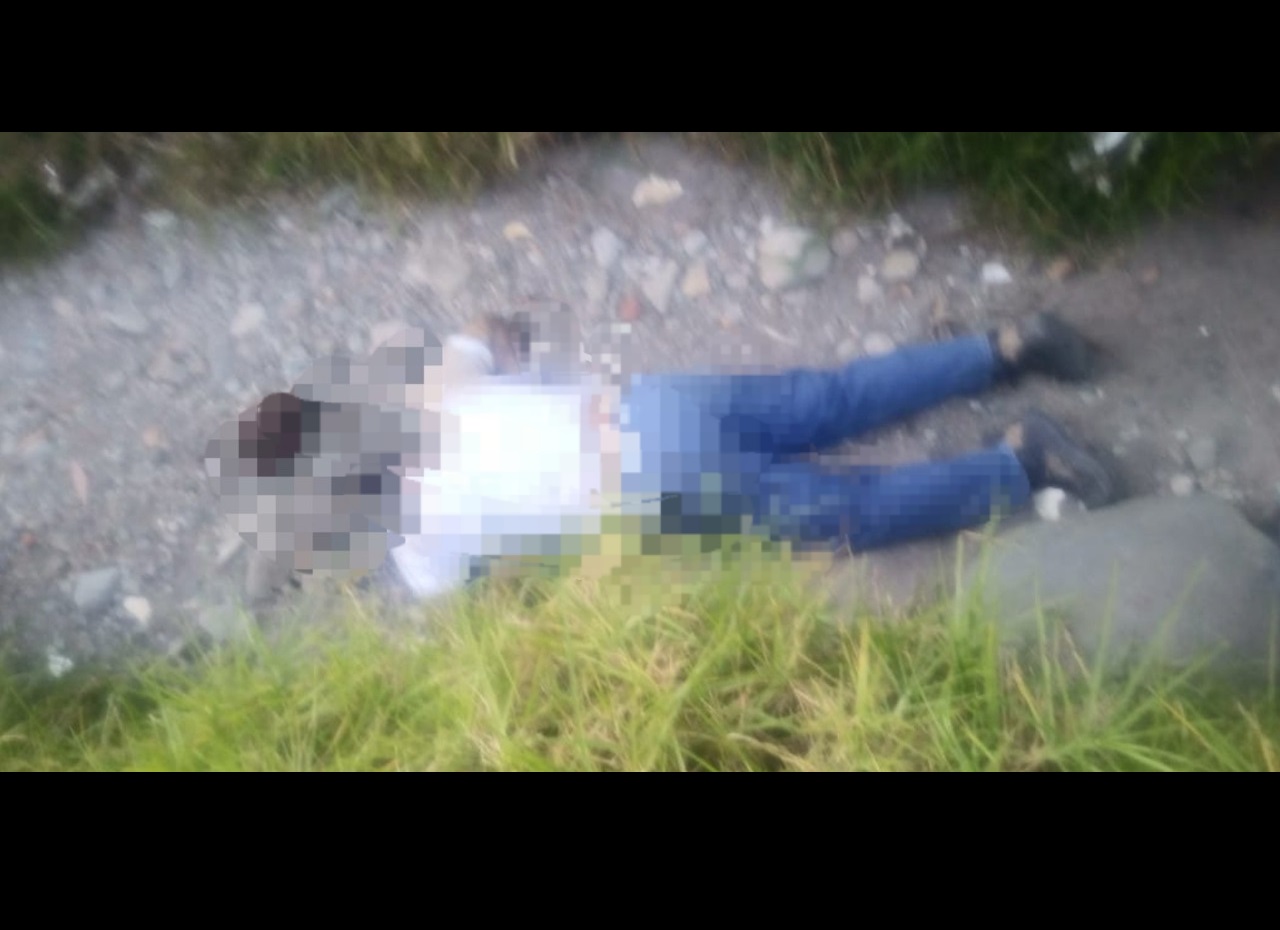 Tiran un cuerpo junto a vehículo calcinado en La Resurrección