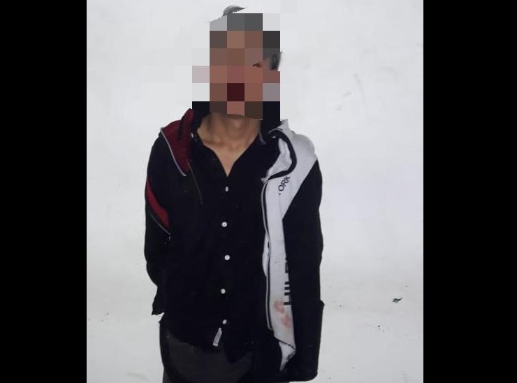 Vecinos atrapan y golpean a presunto ladrón de casas en Texmelucan