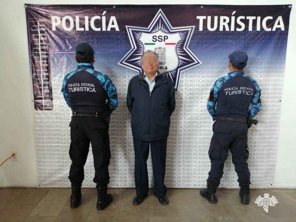 Cae a sus 71 años por abuso sexual en transporte público de Puebla