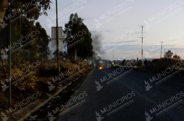 Pobladores de Zacatepec no dan marcha atrás a su bloqueo