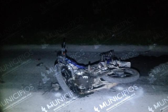 Muere motociclista al chocar con camioneta en Xicotepec