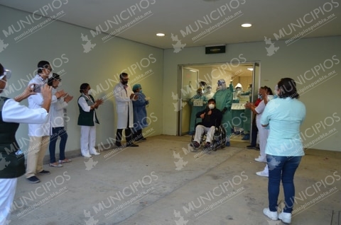 Dan de alta al primer paciente por Covid-19 en Tehuacán