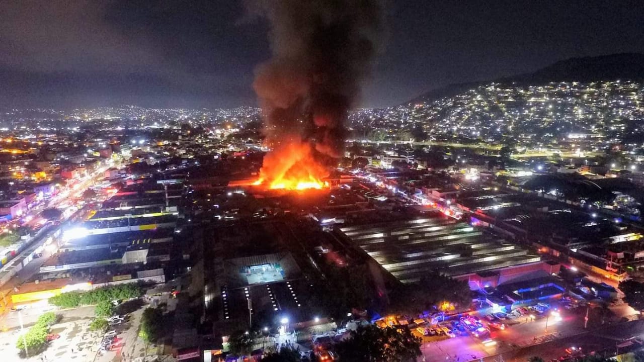 Se incendia Central de Abasto de Oaxaca